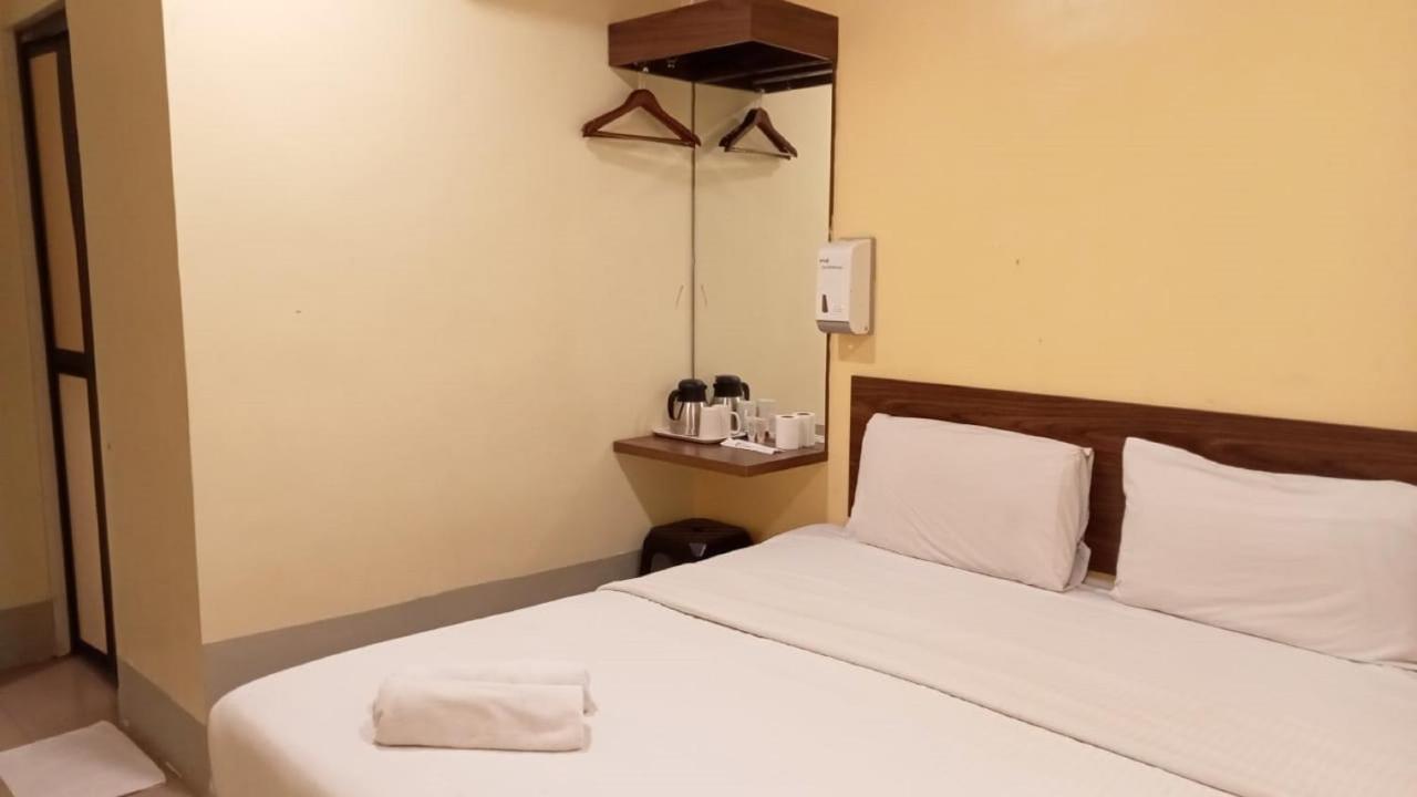 Dream House Hotel Skudai Esterno foto