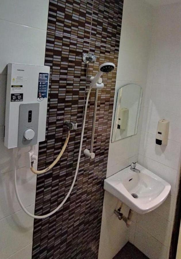 Dream House Hotel Skudai Esterno foto