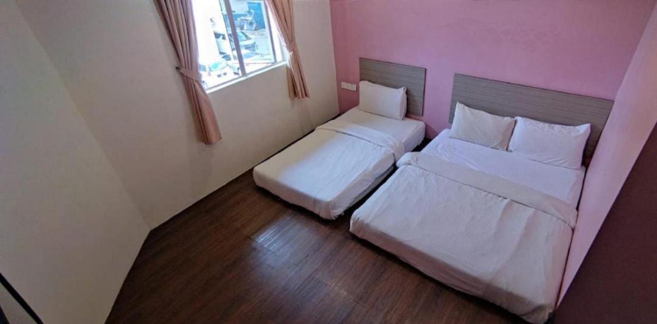 Dream House Hotel Skudai Esterno foto